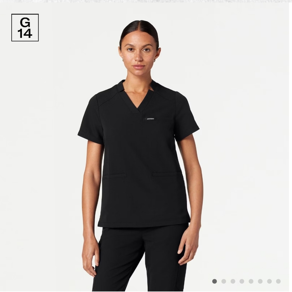 Jaanuu XS scrub top